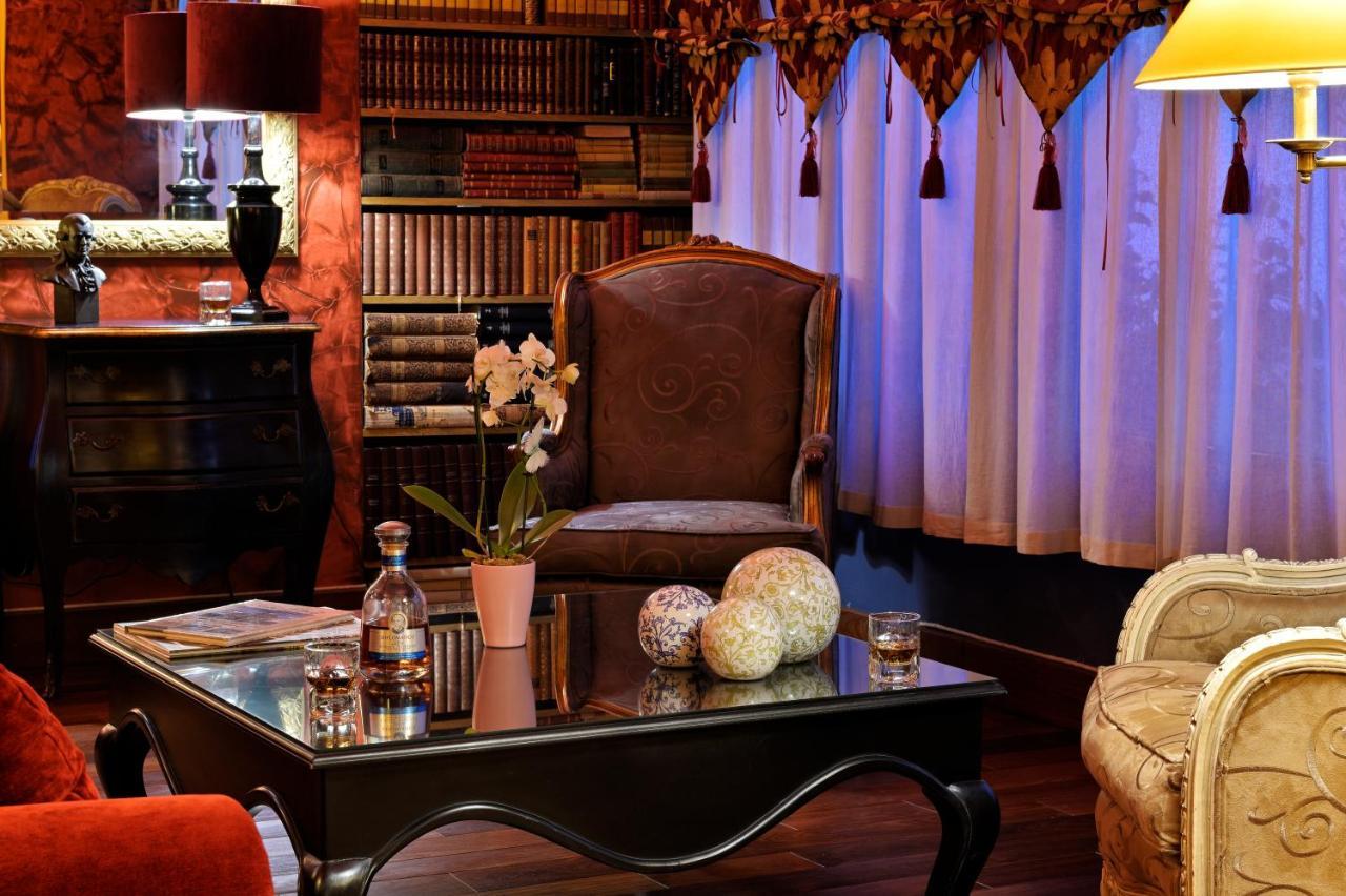 Hotel Demeure Loredana Сен-Флоран Екстер'єр фото