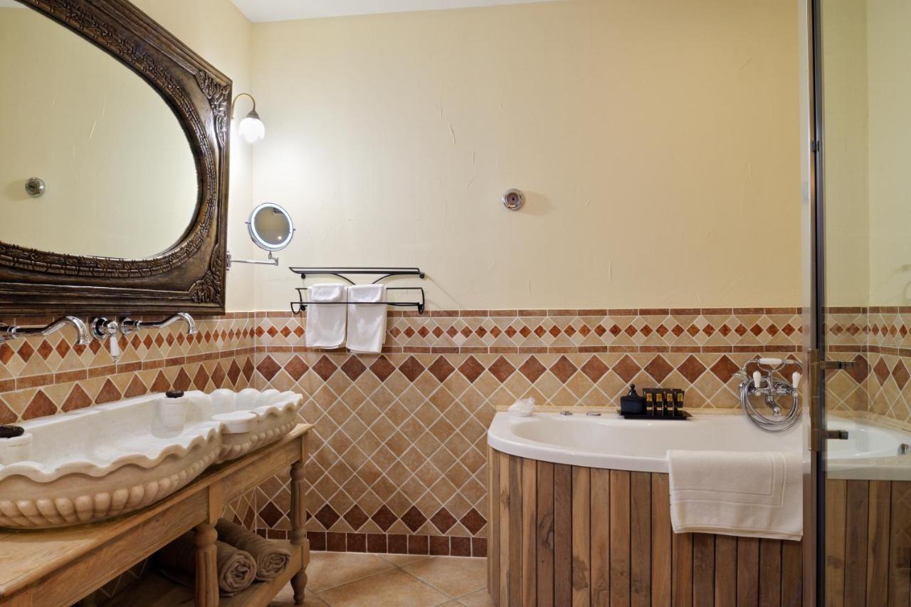 Hotel Demeure Loredana Сен-Флоран Екстер'єр фото