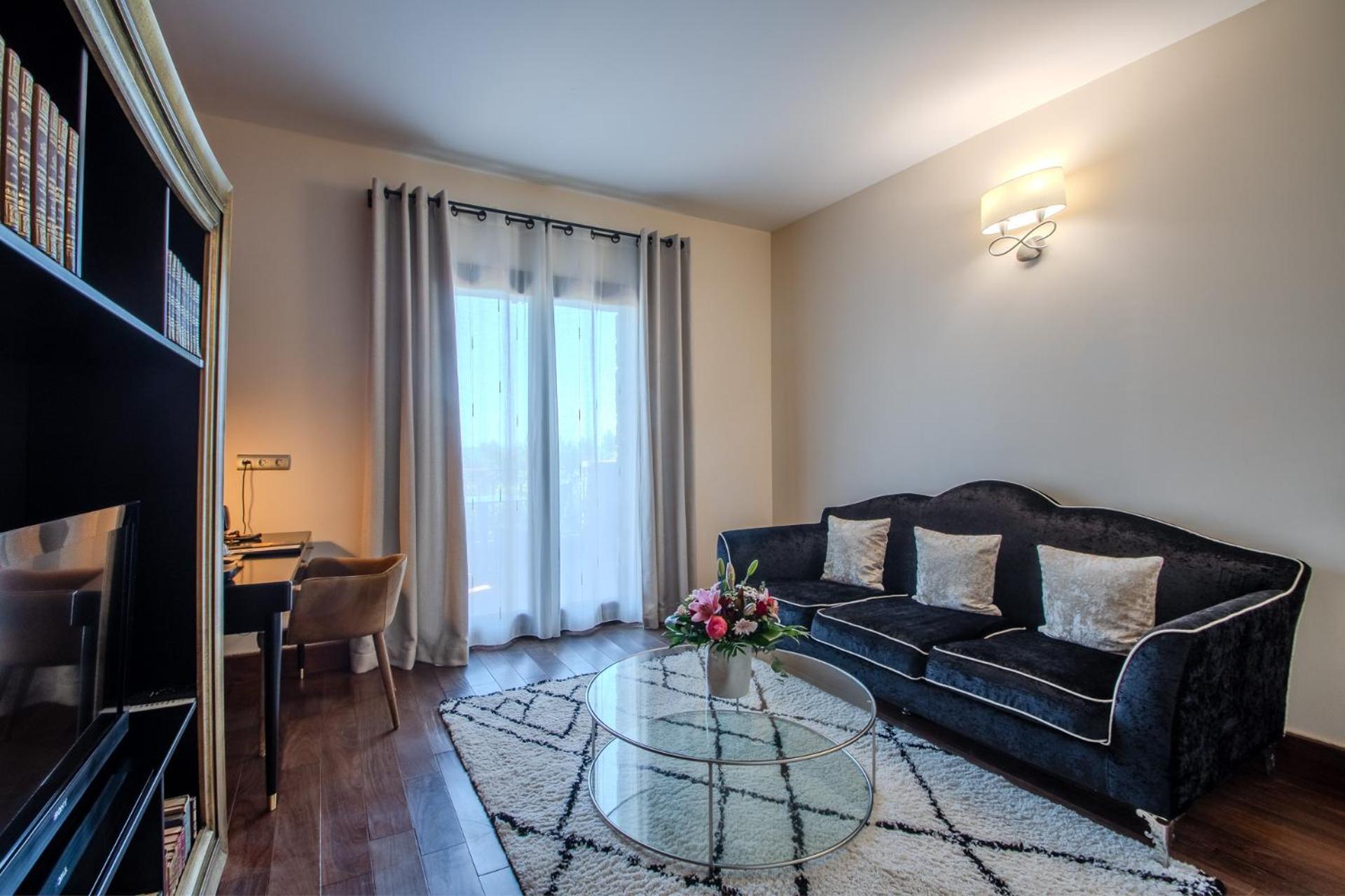 Hotel Demeure Loredana Сен-Флоран Екстер'єр фото