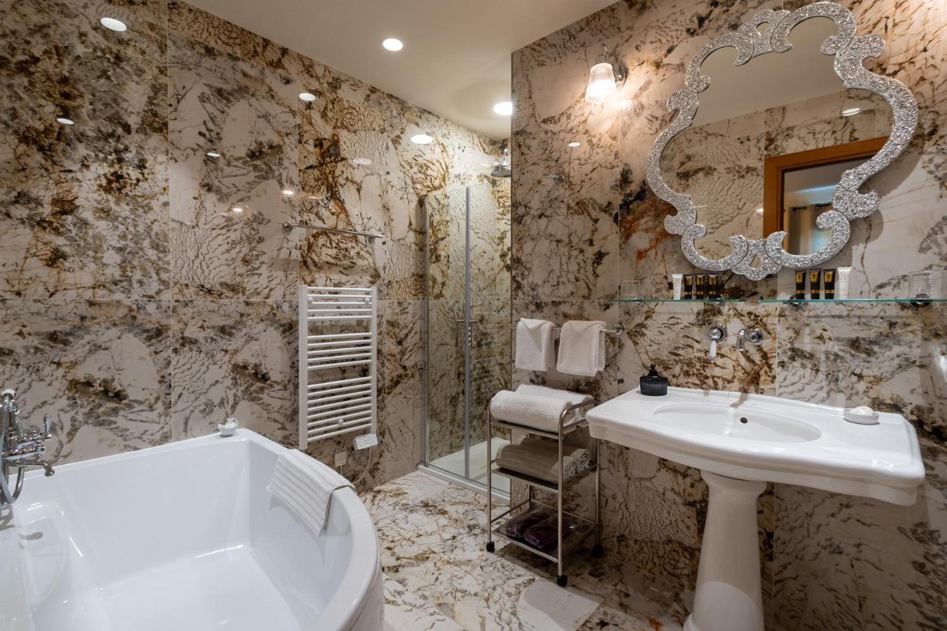 Hotel Demeure Loredana Сен-Флоран Екстер'єр фото